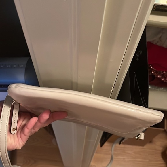 tignanello crossbody strap handbag - Picture 11 of 12